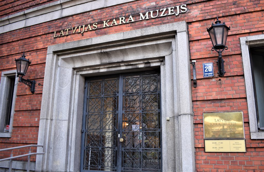 War Museum of Latvia, entrance