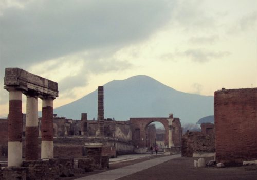 visit Pompeii - Italy bucketlist
