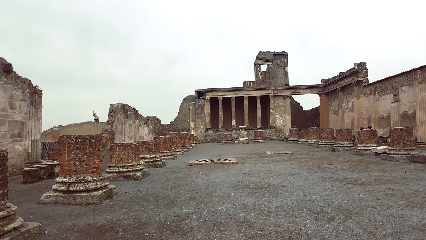 Visit Pompeii