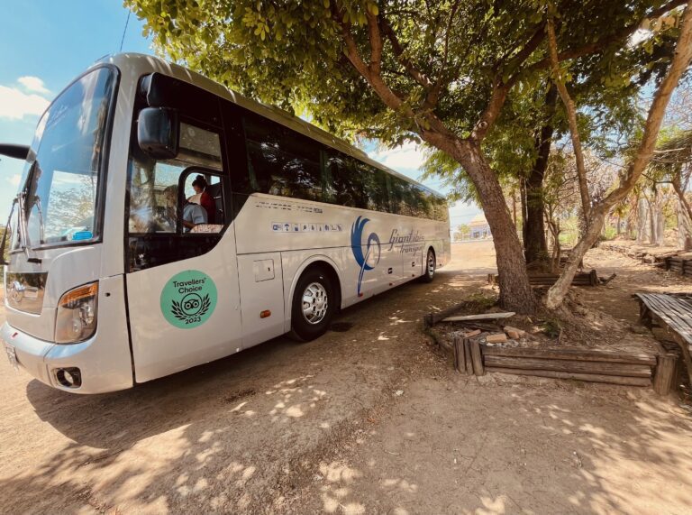 giant ibis bus phnompenh siemreap