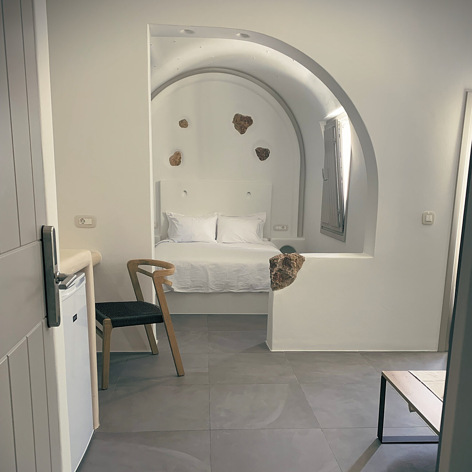 mod Santorini vegan hotel - Delat room entrance