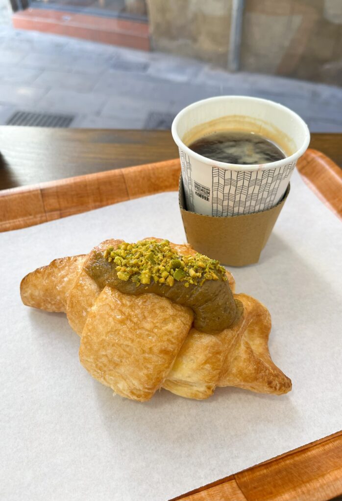 Hanai vegan bakery in Barcelona